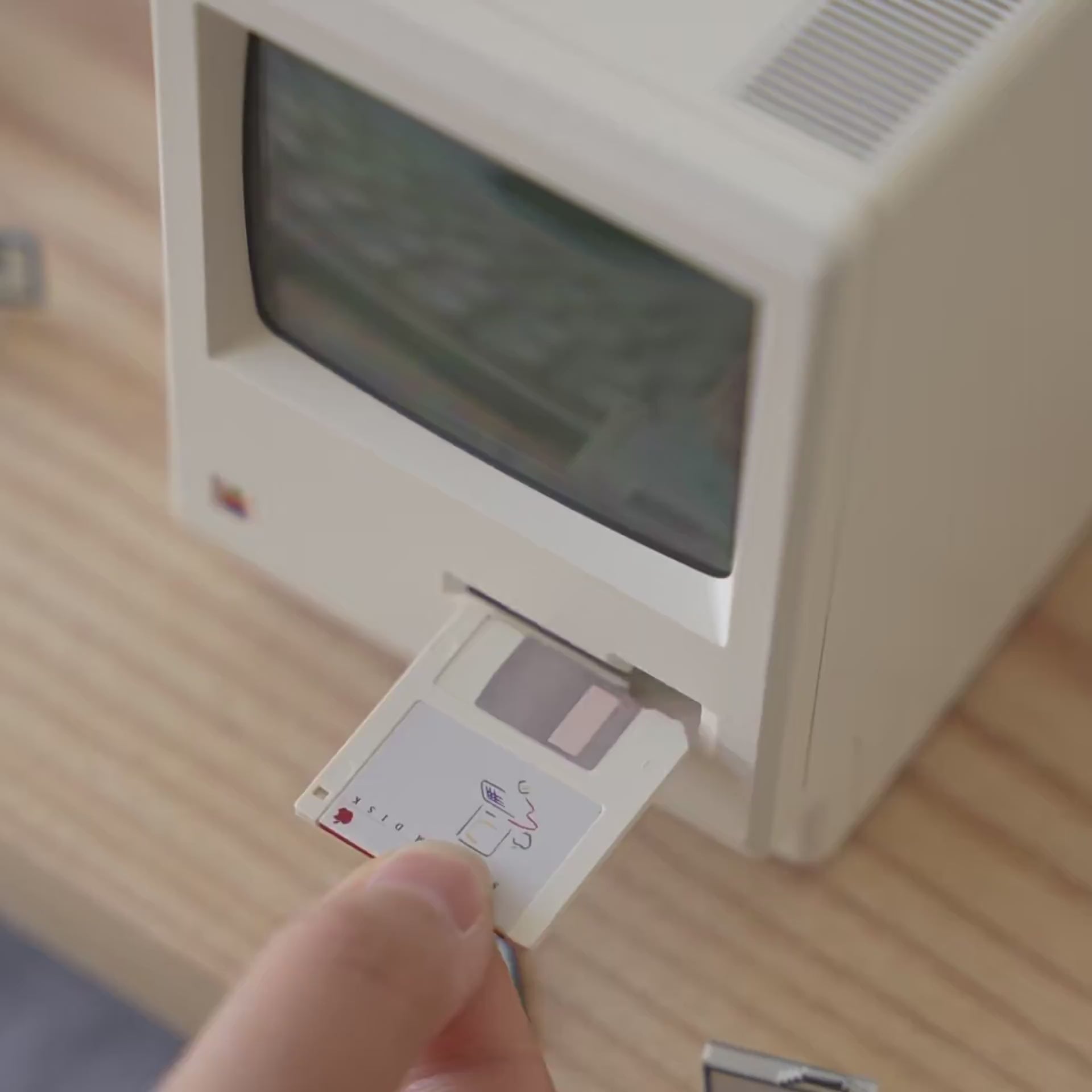 Maclock™ Playful Desktop Clock